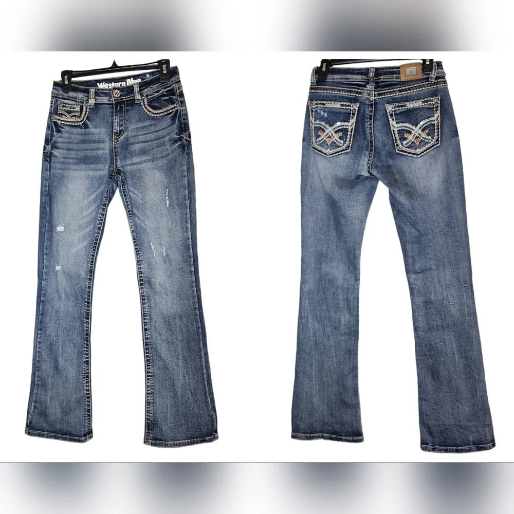 Western Blue embellished distressed bootcut stretch jeans. Women's size 5.